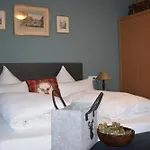 Hirschstube Bed & Breakfast 3*